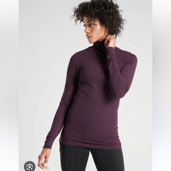 NWOT - Athleta Women’s Flurry Peak Turtleneck